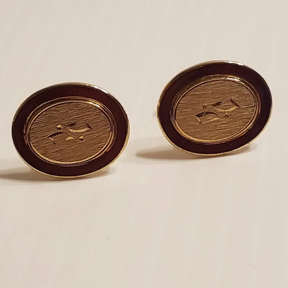 Royale Gold tone Renaissance oval CUFFLINKS new in the box